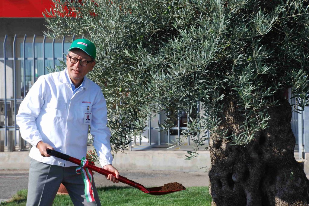 Honda Toshihiro Mibe visita Atessa