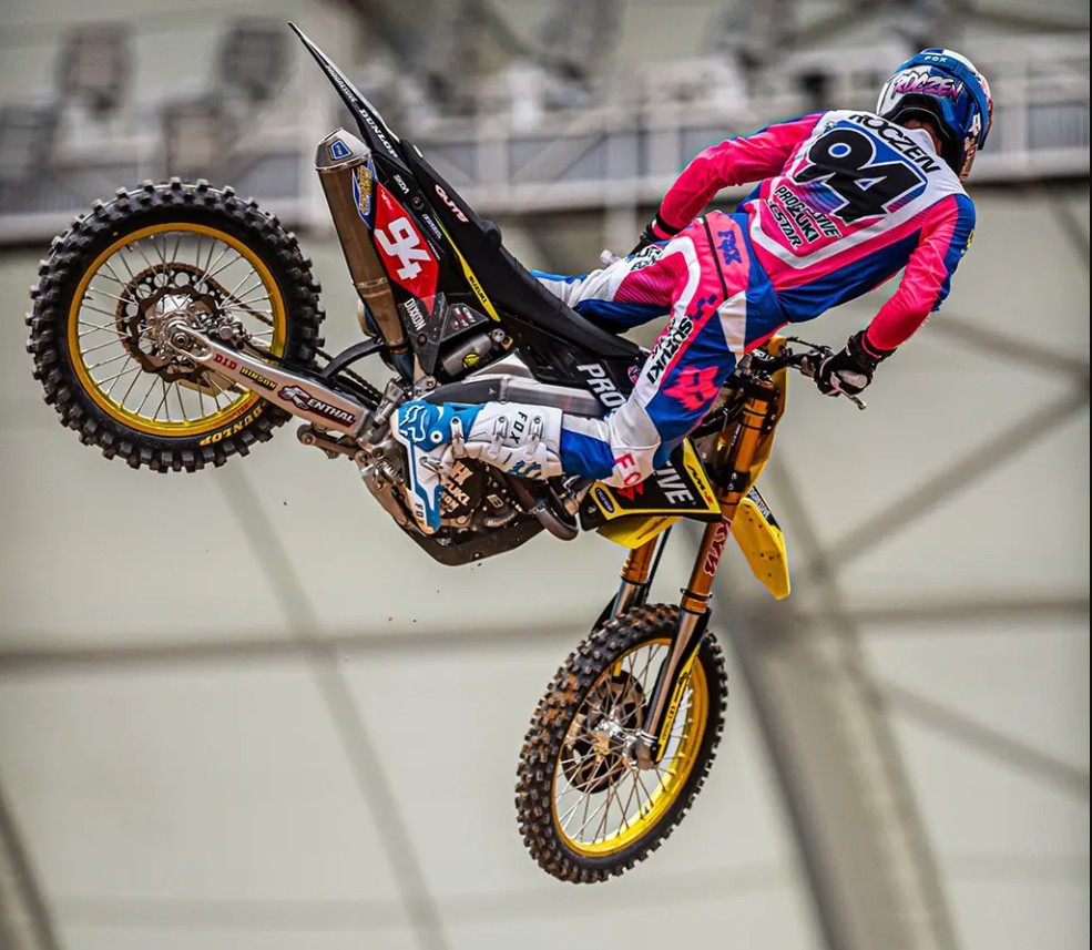ken roczen suzuki cross