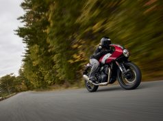 Nuove Triumph Tracker 400 e Thruxton 400 triumph thruxton 400