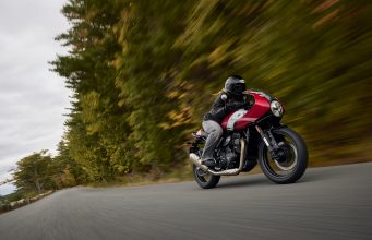 Nuove Triumph Tracker 400 e Thruxton 400 triumph thruxton 400