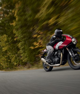 triumph thruxton 400