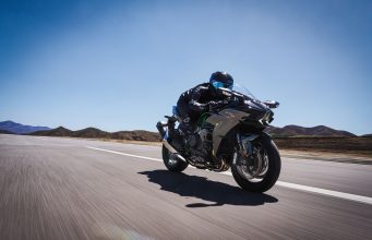Ritorna Kawasaki Ninja H2, la leggenda sovralimentata