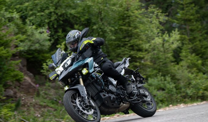 Benelli TRK 902 due anime distinte